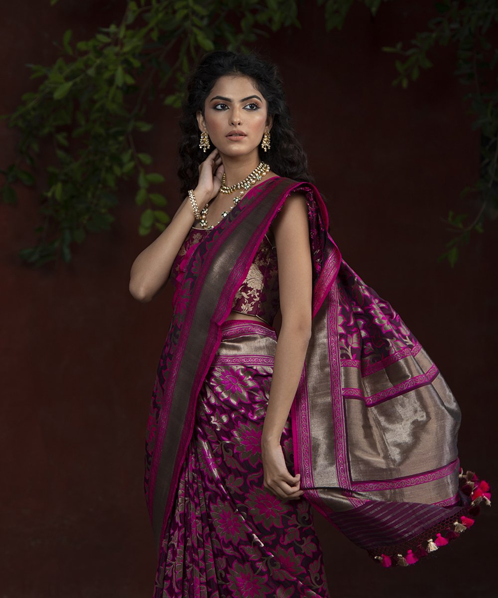 Handloom_Wine_And_Pink_Dual_Tone_Antique_Silver_Zari_Banarasi_Saree_with_Jangla_Design_WeaverStory_01