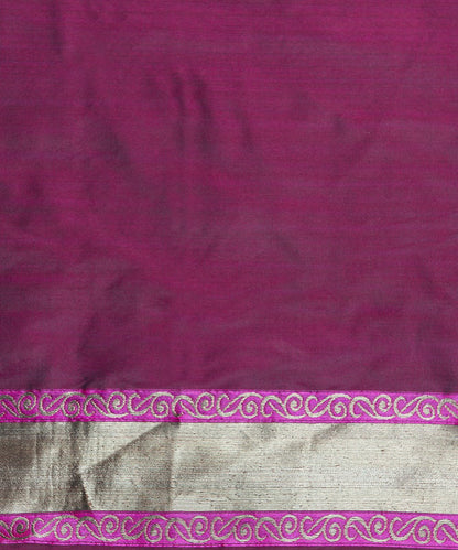 Handloom_Wine_And_Pink_Dual_Tone_Antique_Silver_Zari_Banarasi_Saree_with_Jangla_Design_WeaverStory_05