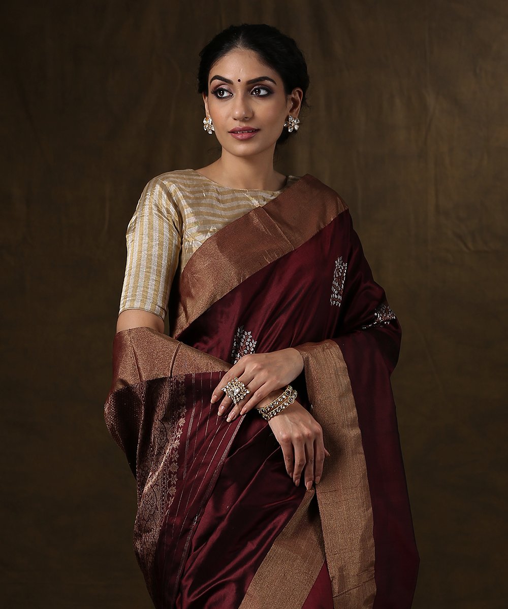 Handloom_Wine_Katan_Silk_Banarasi_Saree_With_Contrast_Kadhiyal_Border_and_Leaf_Booti_WeaverStory_01