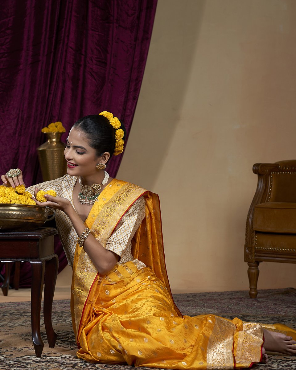 Handloom_Yellow_Zari_Booti_Tanchoi_Banarasi_Saree_in_Pure_Katan_Silk_WeaverStory_01