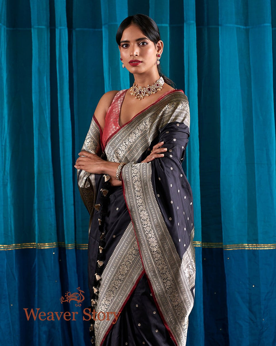 Black_Katan_Silk_Banarasi_Handloom_Saree_with_Gold_Zari_Weave_WeaverStory_01