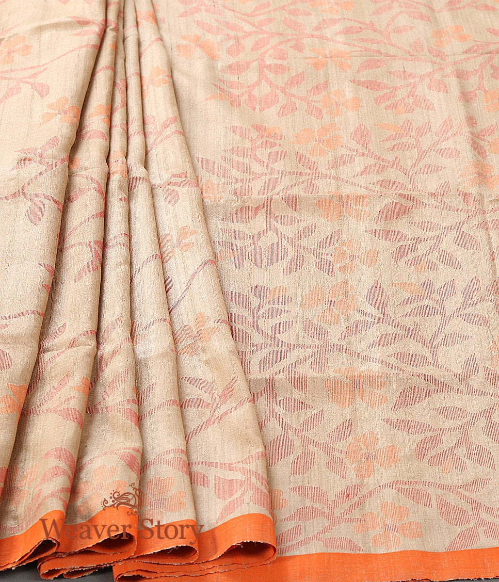 Handwoven_Tusser_Munga_Jamdani_Saree_with_Floral_Motifs_WeaverStory_02