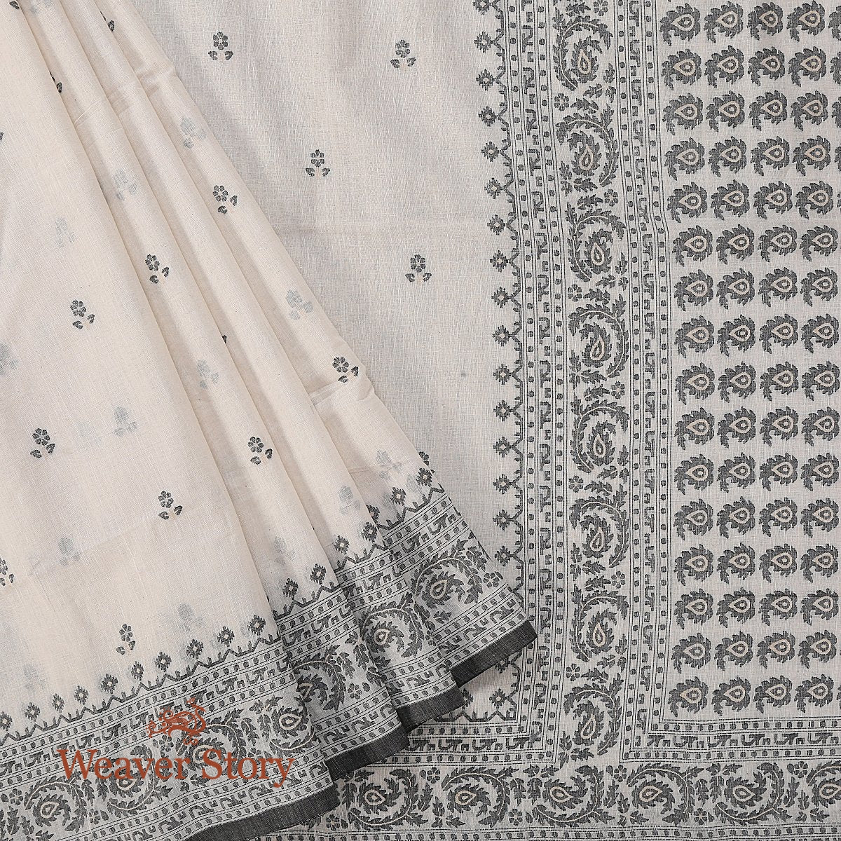 Hand_Spun_and_Hand_Woven_Pure_Cotton_Jamdani_Saree_in_White_with_Black_Thread_WeaverStory_01