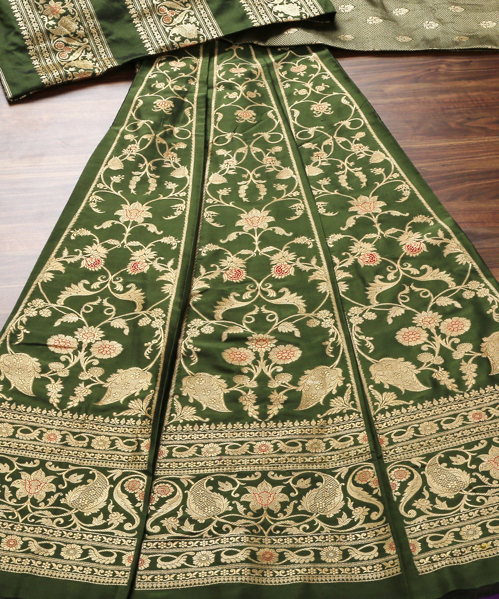 Handloom_Bottle_Green_Banarasi_Katan_Silk_Lehenga_with_Meenakari_WeaverStory_02