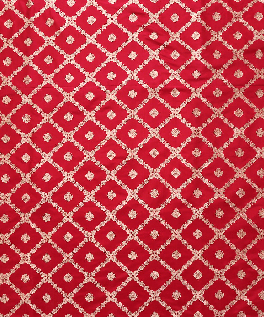 Red_Pure_Katan_Silk_Banarasi_Handloom_Fabric_with_Chokdi_Jaal_WeaverStory_03