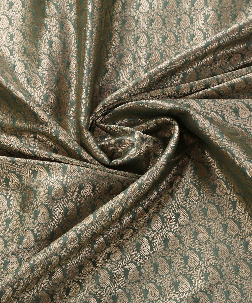Green_and_Gold_Pure_Katan_Silk_Banarasi_Handloom_Fabric_with_Paisleys_WeaverStory_05