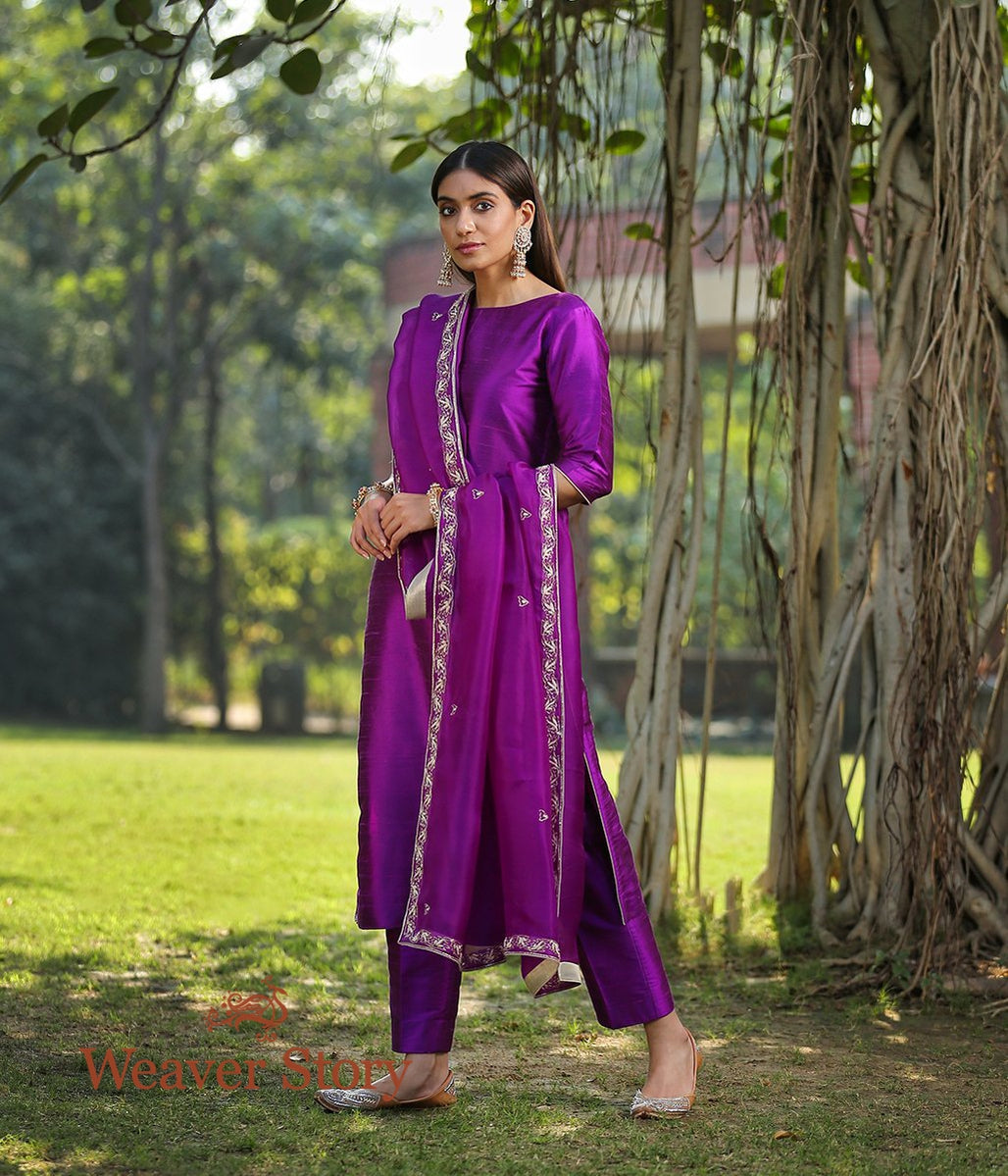 Purple_Raw_Silk_Kurta_With_Zardozi_Detailing_and_Zardozi_Dupatta_WeaverStory_01