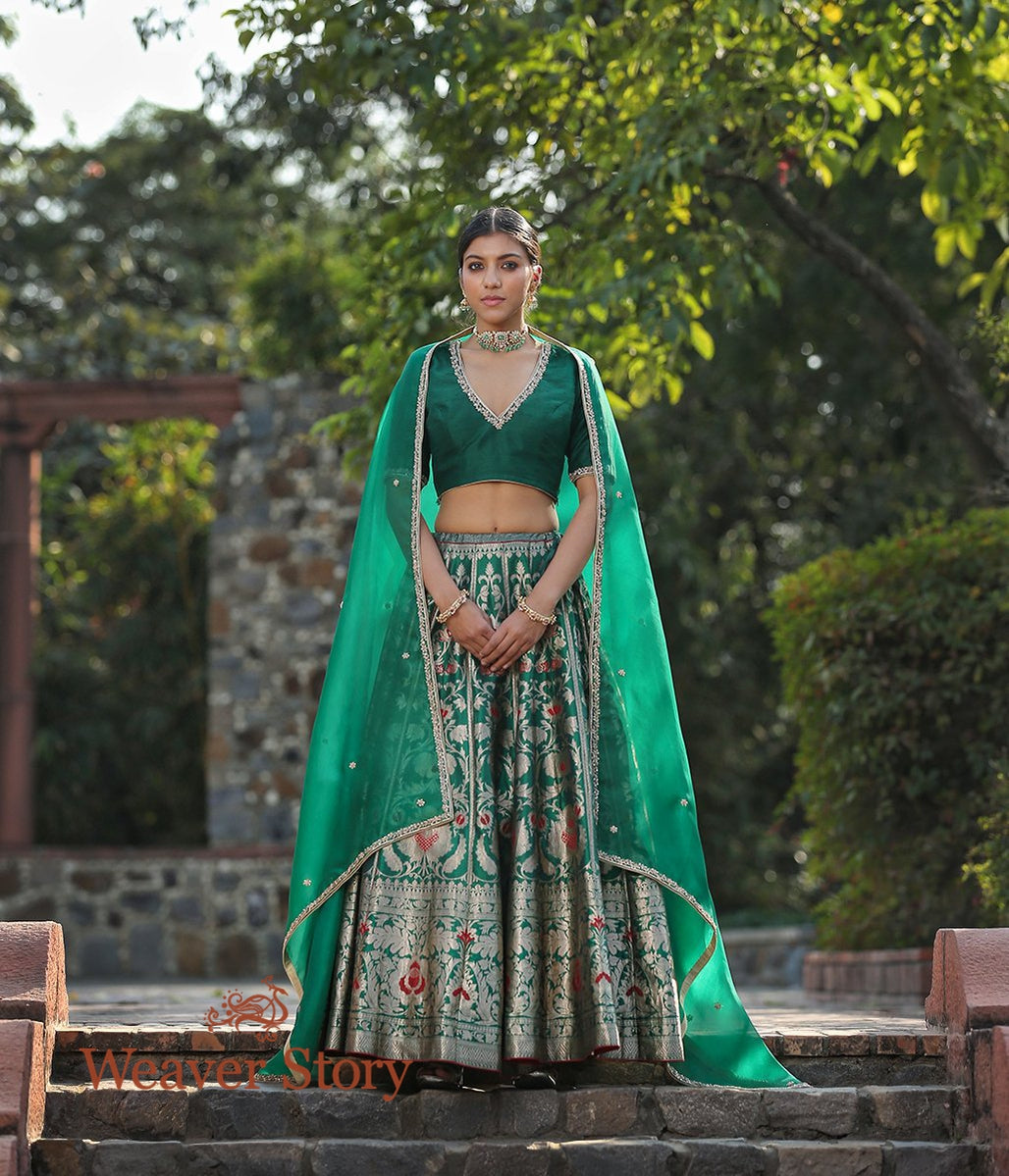 Handwoven_Emerald_Green_Banarasi_Lehenga_with_Red_Meenakari_WeaverStory_01