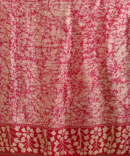 Pink_And_White_Handloom_Pure_Mulberry_Silk_Hand_Batik_Saree_With_All_Over_Flowers_WeaverStory_05