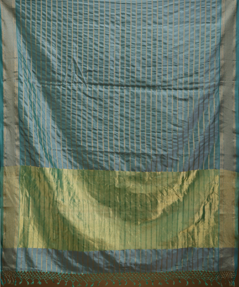 Pigeon_Blue_And_Green_Twill_Weave_Pure_Mulberry_Silk_Saree_With_Horizontal_Zari_Lines_WeaverStory_05
