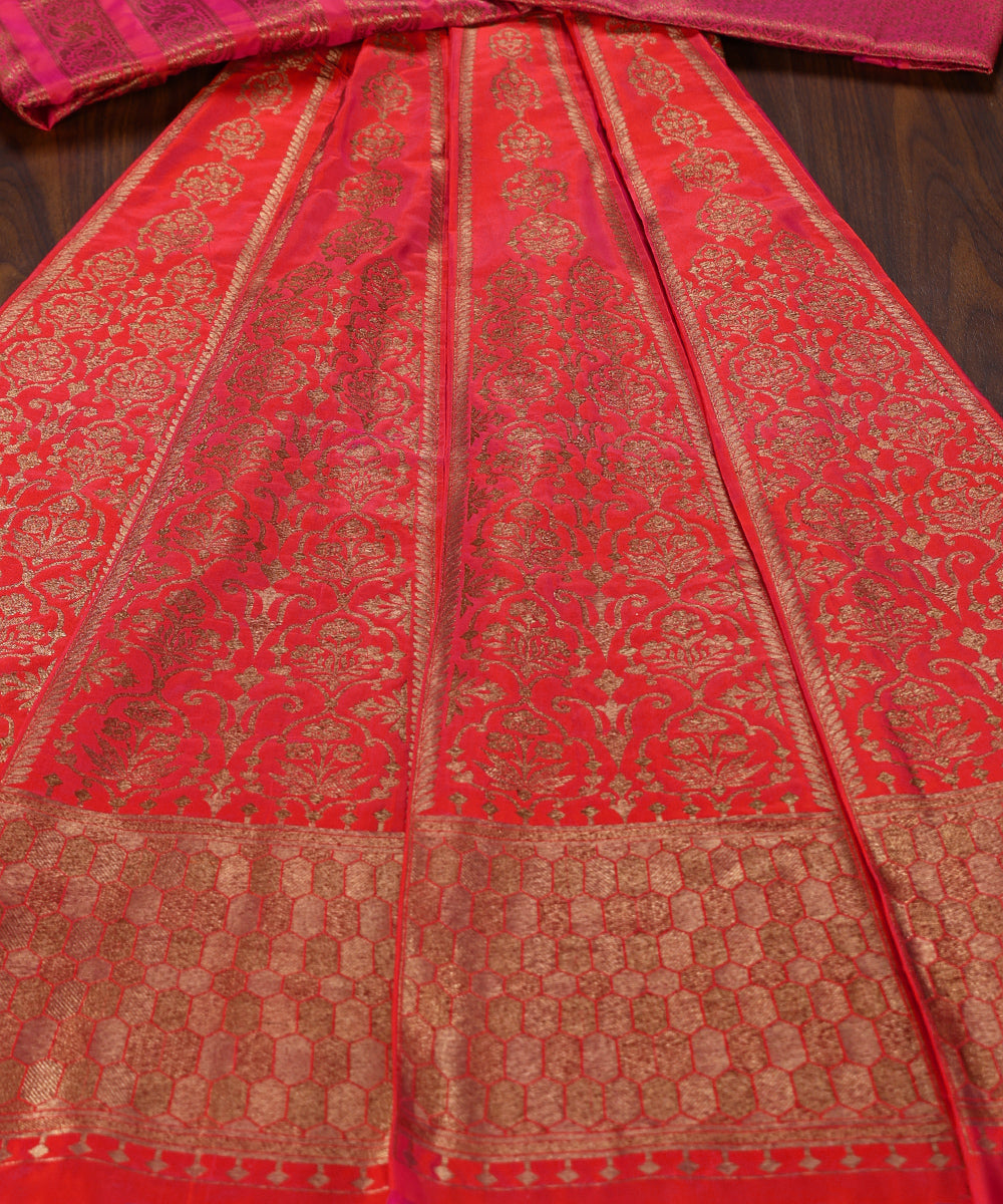 Pink_And_Orange_Dual_Tone_Handloom_Pure_Katan_Silk_Banarasi_Lehenga_With_Antique_Zari_WeaverStory_02