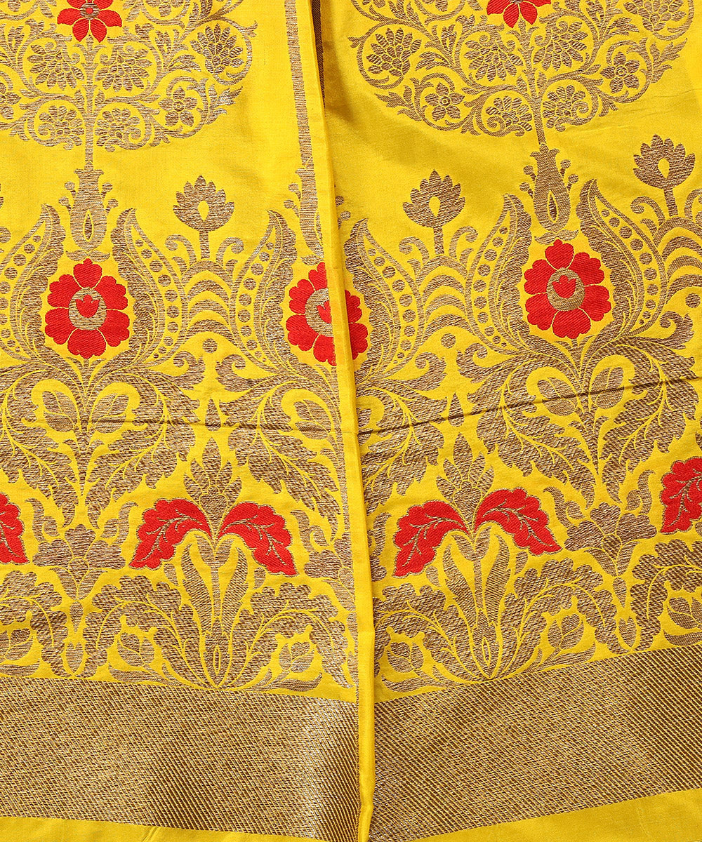 Yellow_Handloom_Pure_Katan_Silk_Banarasi_Lehenga_With_Antique_Zari_And_Meenakari_WeaverStory_04