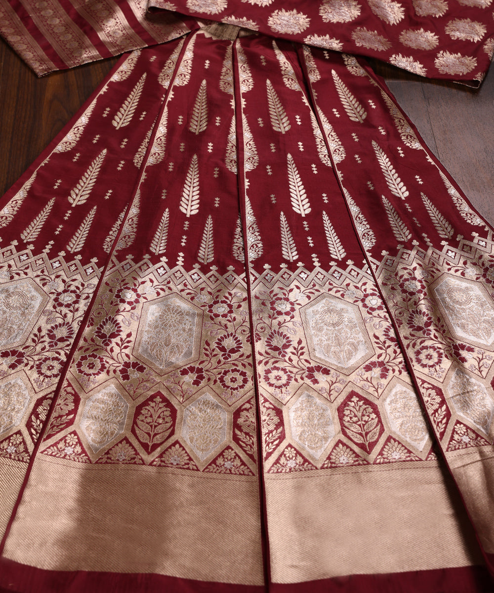 Wine_Handloom_Pure_Katan_Pure_Silk_Banarasi_Lehenga_With_Meenadar_Stripes_WeaverStory_02