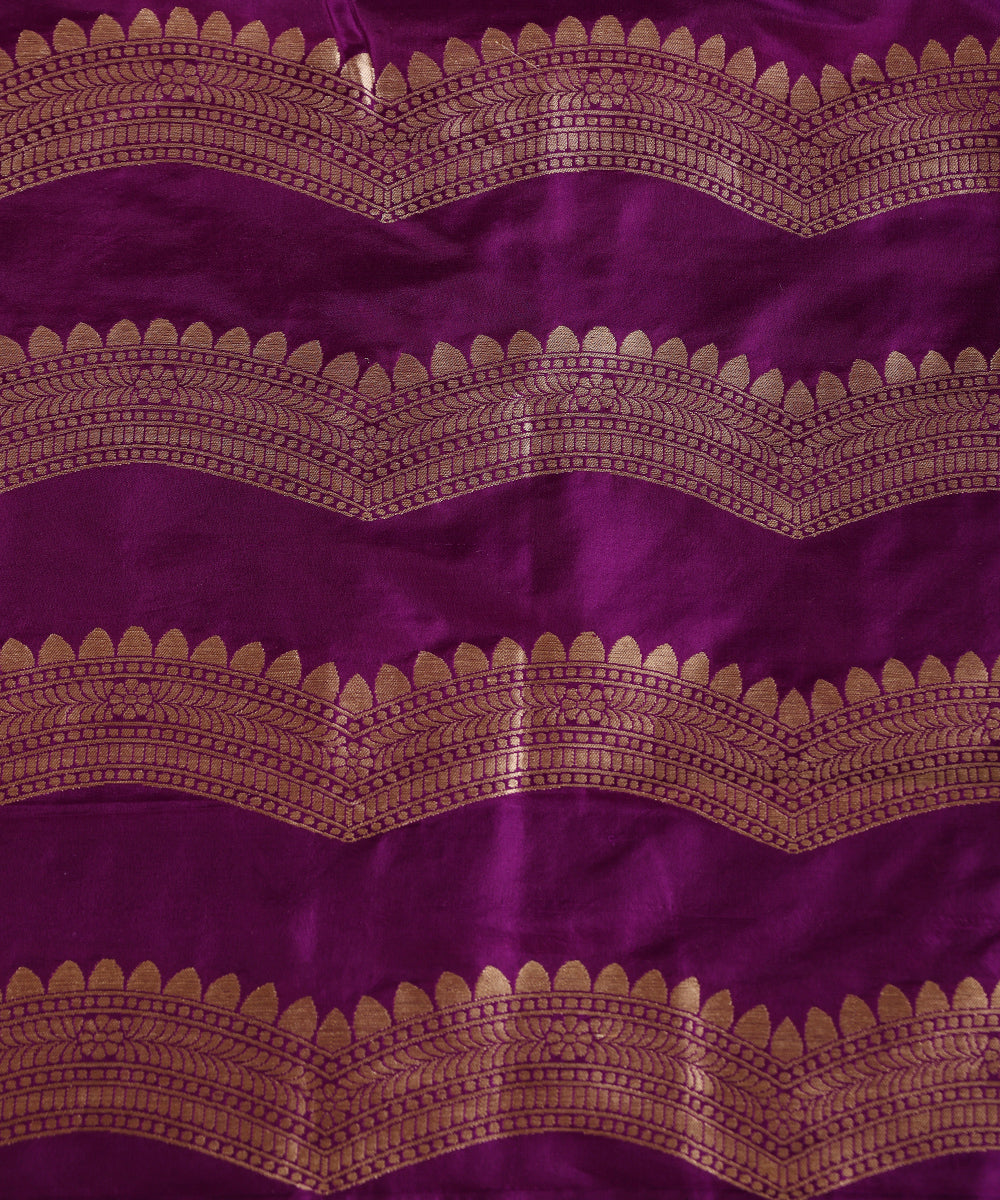 Handloom_Purple_Pure_Katan_Silk_Scalloped_Banarasi_Lehenga_With_Gold_Silver_Mughal_Booti_WeaverStory_06