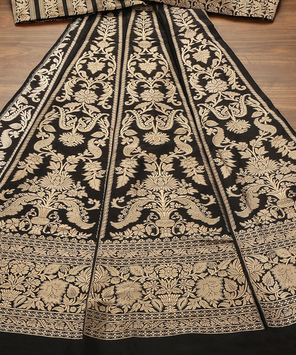 Black_Handloom_Mehraab_Banarasi_Lehenga_with_Zari_WeaverStory_02