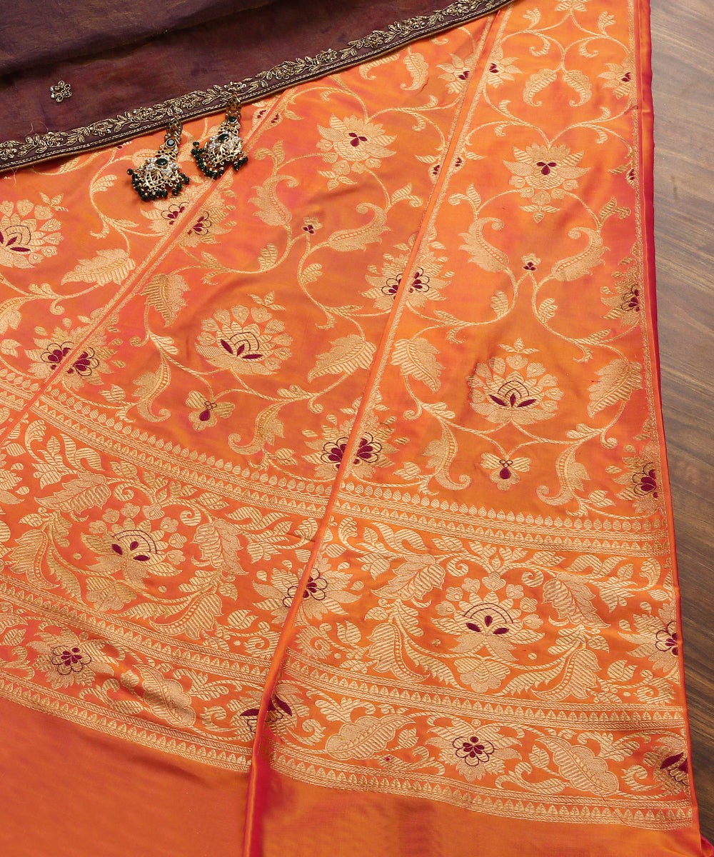 Handloom_Pink_And_Peach_Dual_Tone_Pure_Katan_Silk_Banarasi_Lehenga_with_Meenakari_and_24_Kali_WeaverStory_01