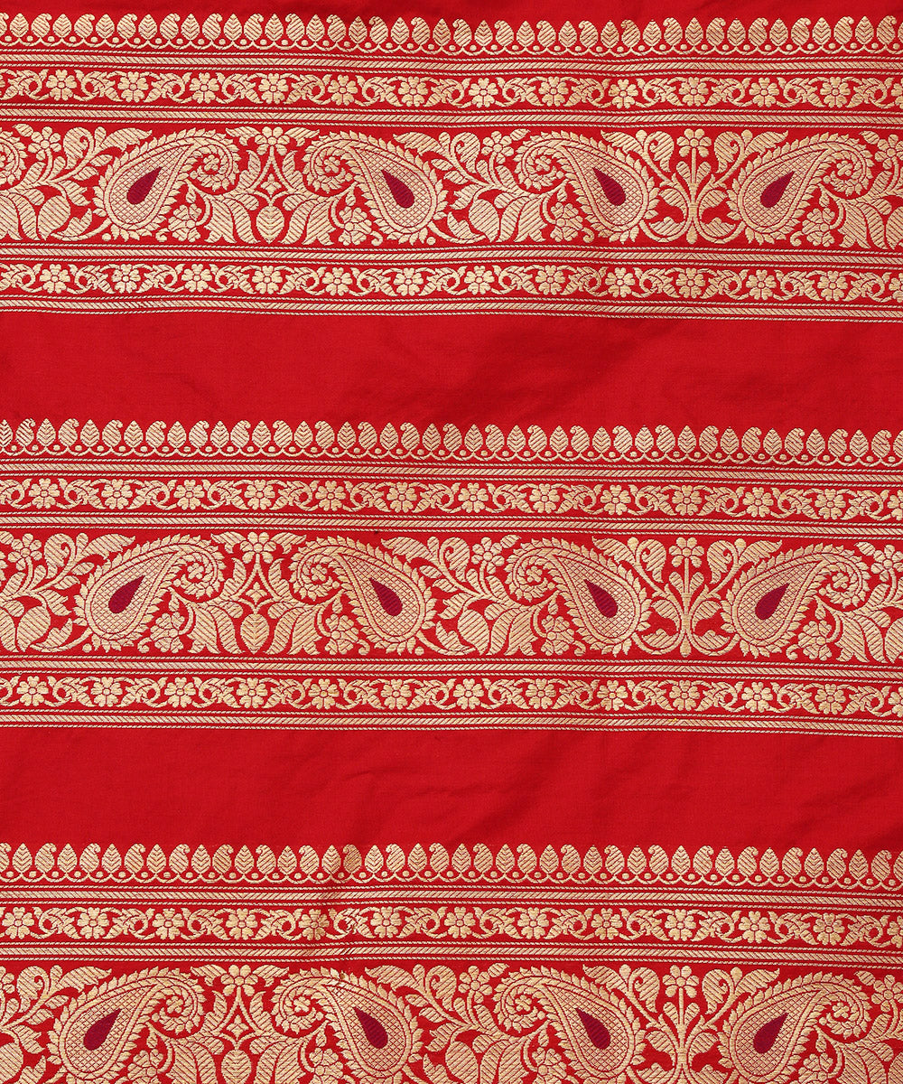 Red_Handloom_Bootidar_Pure_Katan_Silk_Banarasi_Lehenga_WeaverStory_05