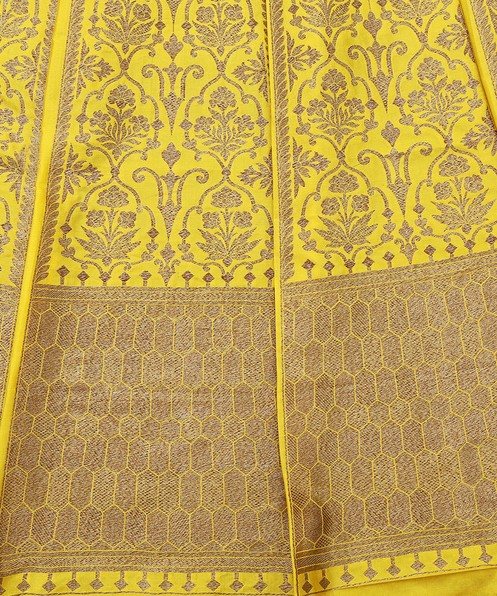 Yellow_Handloom_Pure_Katan_Silk_Banarasi_Lehenga_With_Antique_Zari_WeaverStory_04