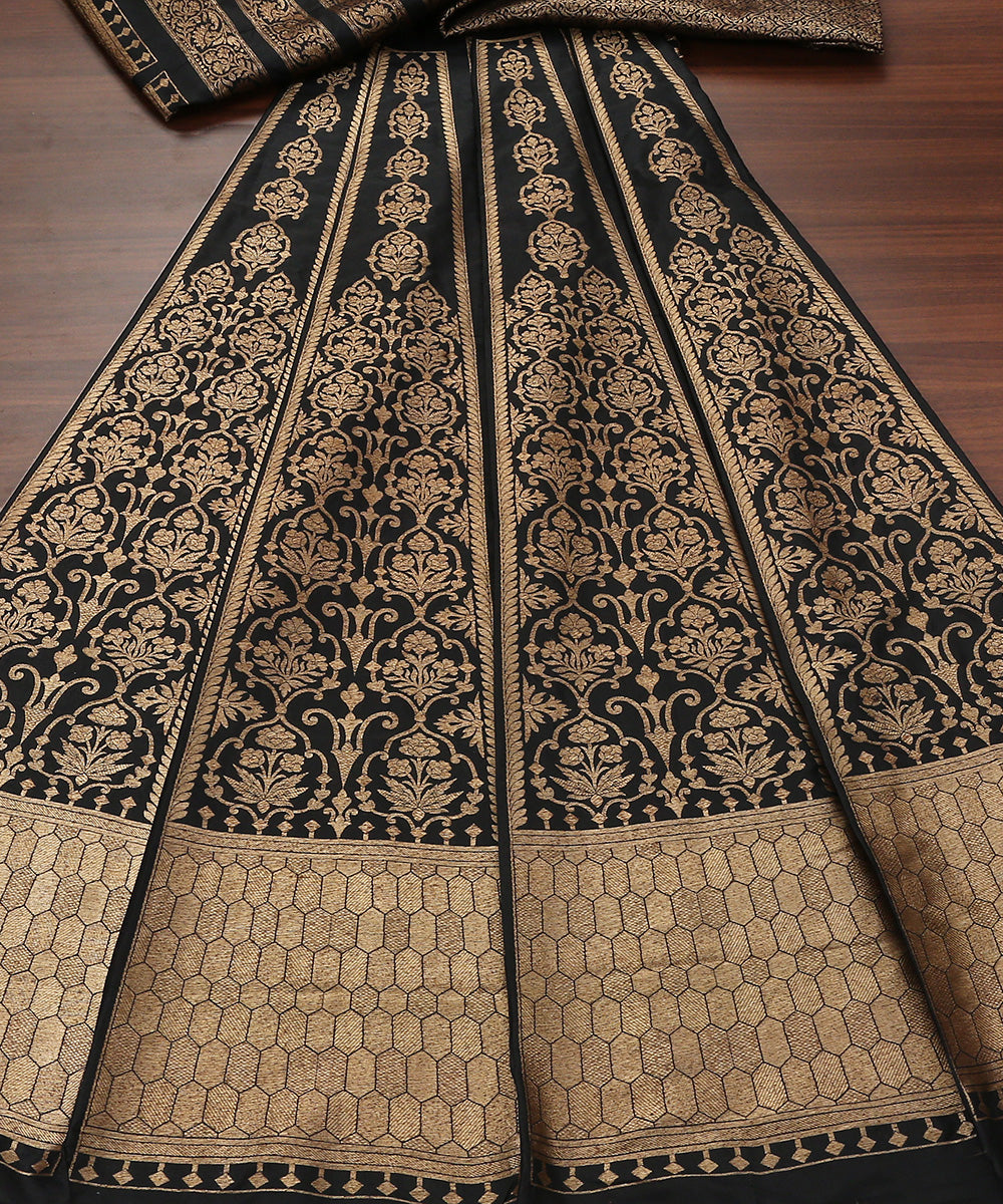 Handloom_Black_Pure_Katan_Silk_Banarasi_Lehenga_With_Antique_Zari_WeaverStory_02