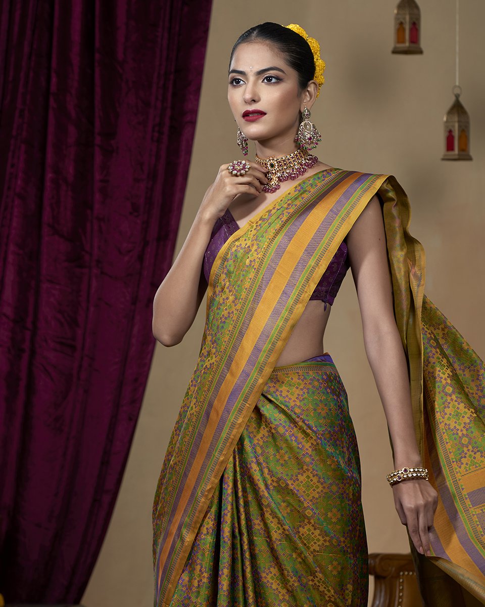 Leaf_Green_Handloom_Pure_Katan_Silk_Reshmi_Tanchoi_Jamawar_Banarasi_Saree_WeaverStory_01
