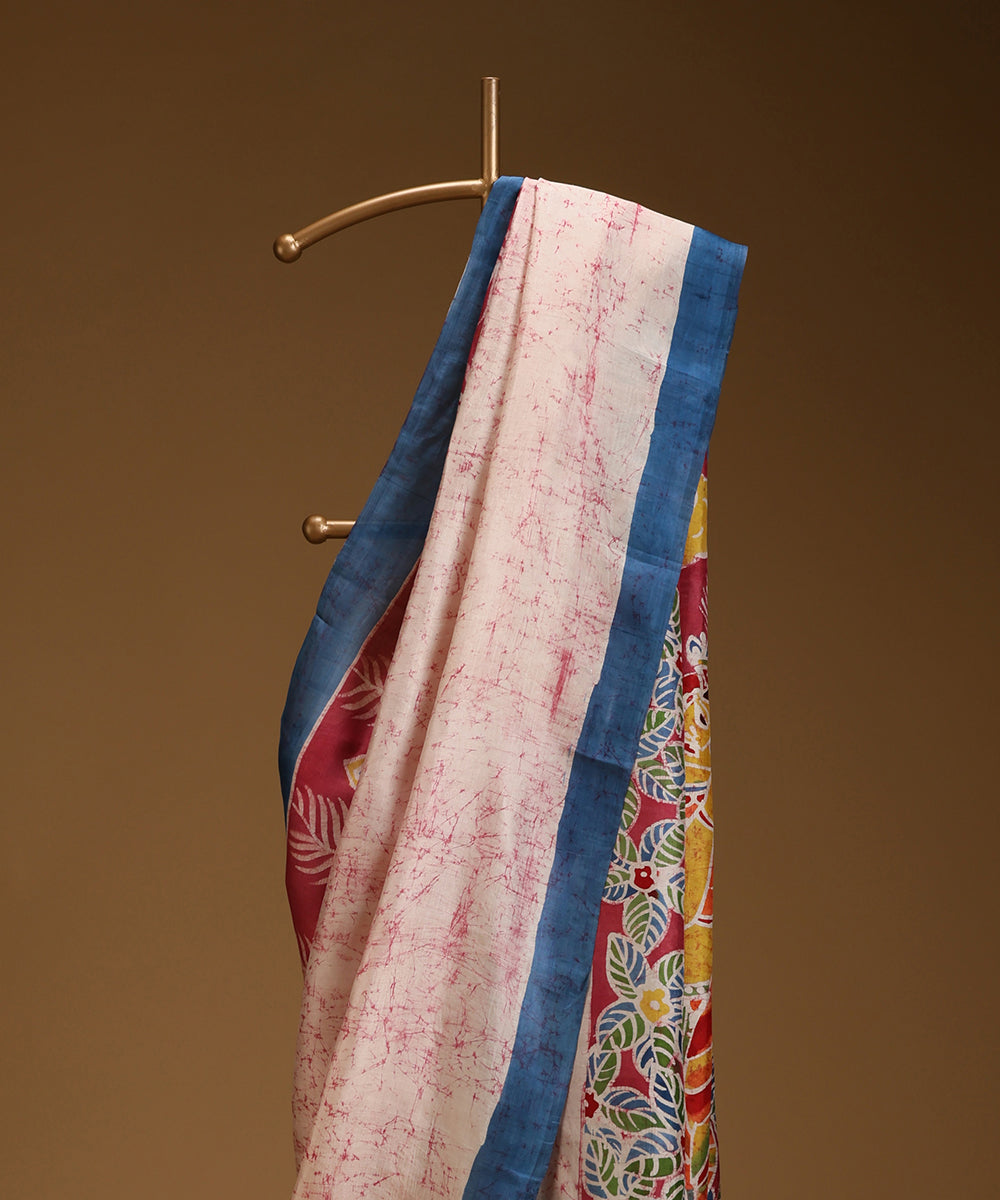 Handloom_Offwhite_and_Orange_Hand_Batik_Mulberry_Silk_Saree_WeaverStory_02