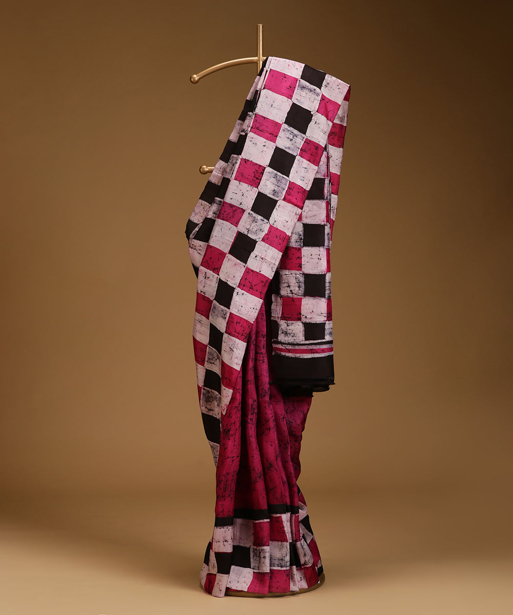 Handloom_Magenta_and_Black_Hand_Batik_Mulberry_Silk_Saree_With_Squares_WeaverStory_01