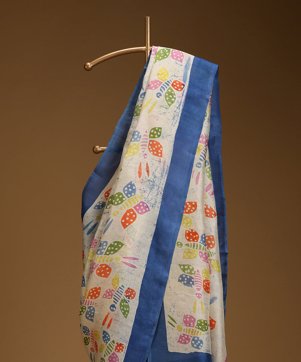 Handloom_Offwhite_and_Blue_Hand_Batik_Mulberry_Silk_Saree_With_Butterfly_Motifs_WeaverStory_02