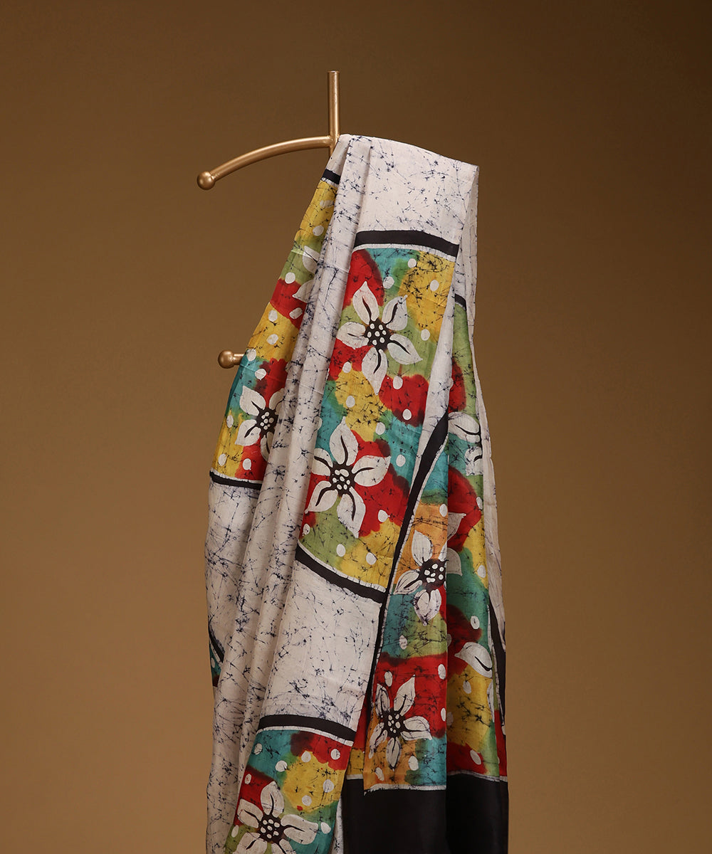 Handloom_Black_and_Offwhite_Hand_Batik_Mulberry_Silk_Saree_WeaverStory_02