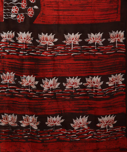 Handloom_Maroon_Hand_Batik_Mulberry_Silk_Saree_With_Deer_And_Tree_Motifs_WeaverStory_05