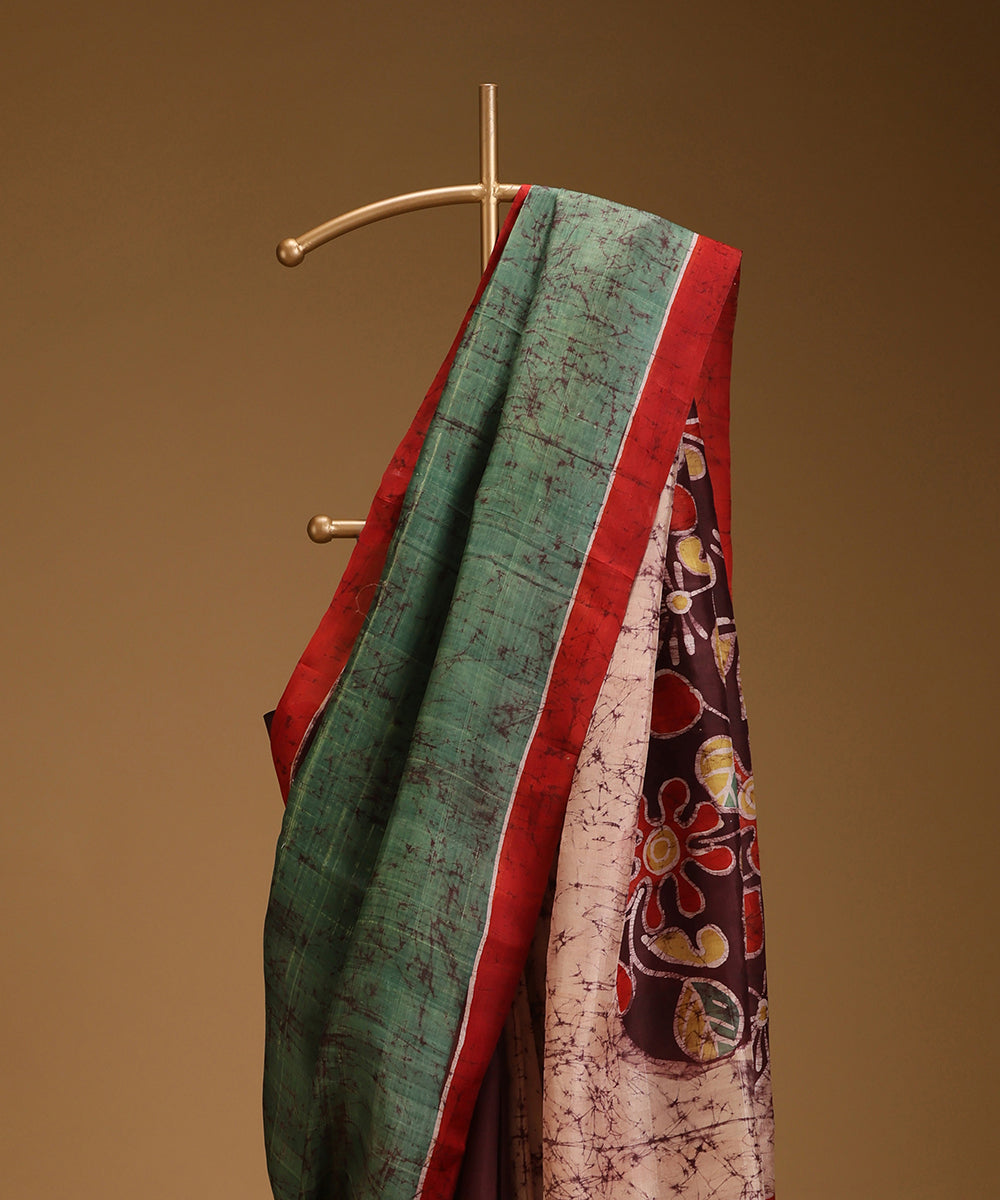 Handloom_Green_and_Light_Peach_Hand_Batik_Mulberry_Silk_Saree_WeaverStory_02