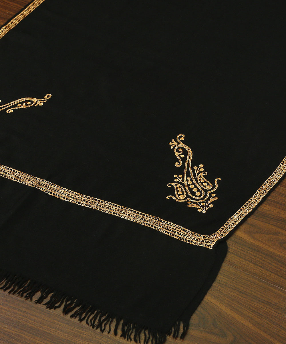Black_Handwoven_Pure_Pashmina_Stole_with_Tilla_Embroidery_WeaverStory_03