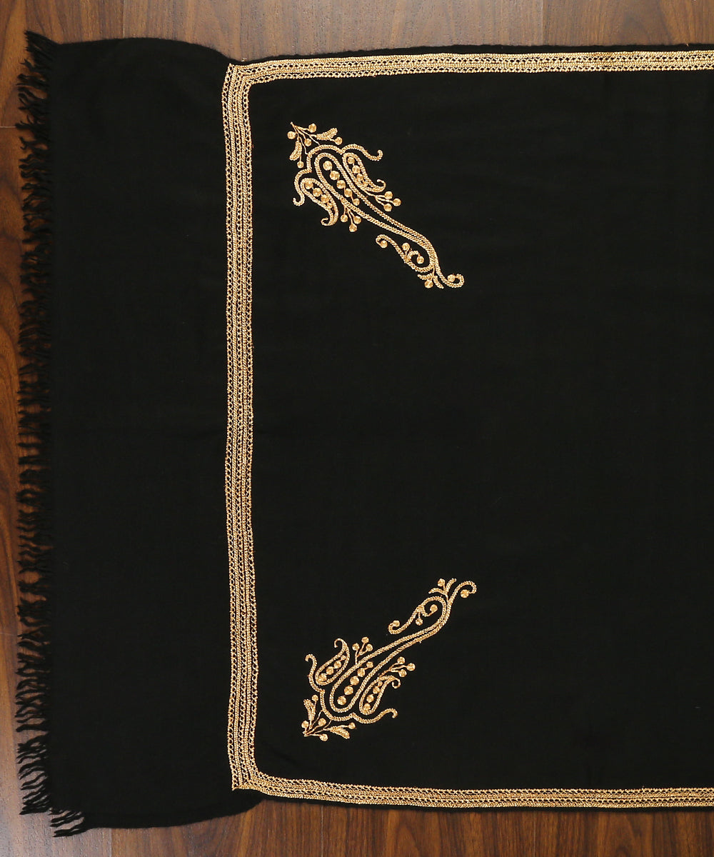 Black_Handwoven_Pure_Pashmina_Stole_with_Tilla_Embroidery_WeaverStory_04