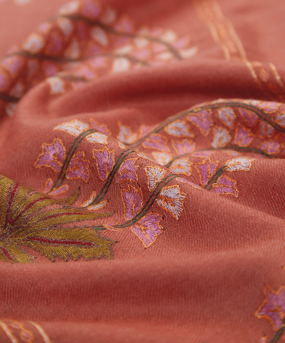 Peach_Floral_Bootidar_Handwoven_Pure_Pashmina_Stole_with_Sozni_Kari_Embroidery_WeaverStory_05