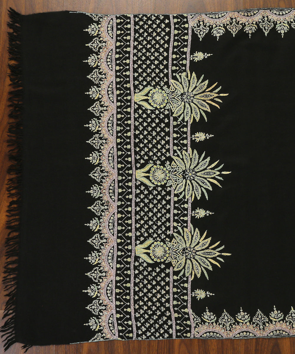 Black_handwoven_Pure_Pashmina_Stole_with_Thread_Work_WeaverStory_04