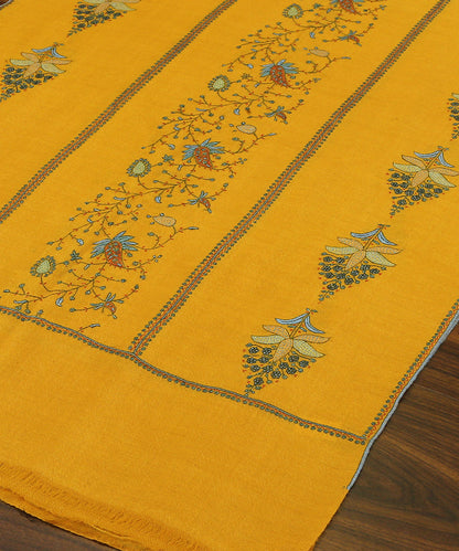 Yellow_Handwoven_Pure_Pashmina_Stole_with_Paper_Mache_and_Sozni_Embroidery_WeaverStory_03