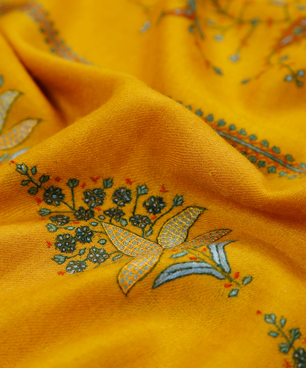 Yellow_Handwoven_Pure_Pashmina_Stole_with_Paper_Mache_and_Sozni_Embroidery_WeaverStory_05