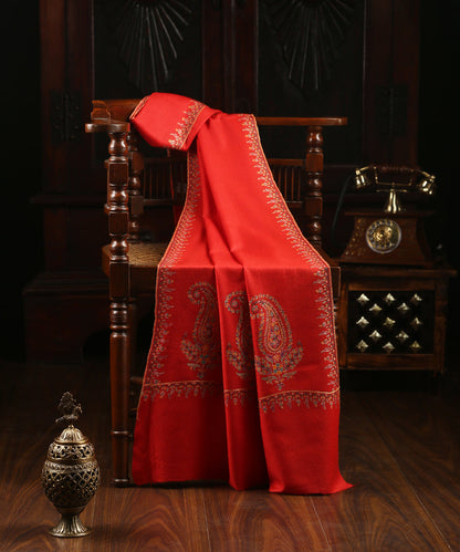 Red_Handwoven_Pure_Pashmina_Stole_with_Paper_Mache_and_Paisley_Motif_WeaverStory_01