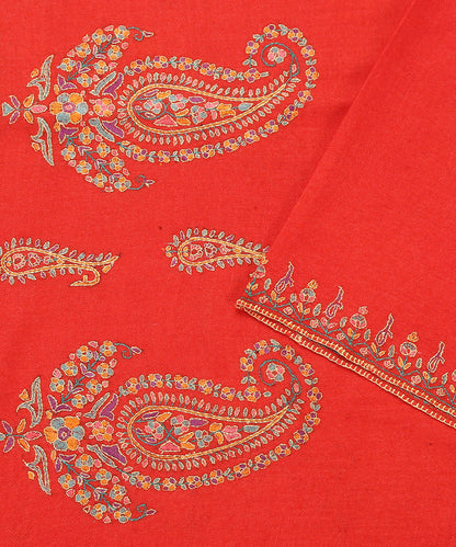 Red_Handwoven_Pure_Pashmina_Stole_with_Paper_Mache_and_Paisley_Motif_WeaverStory_02