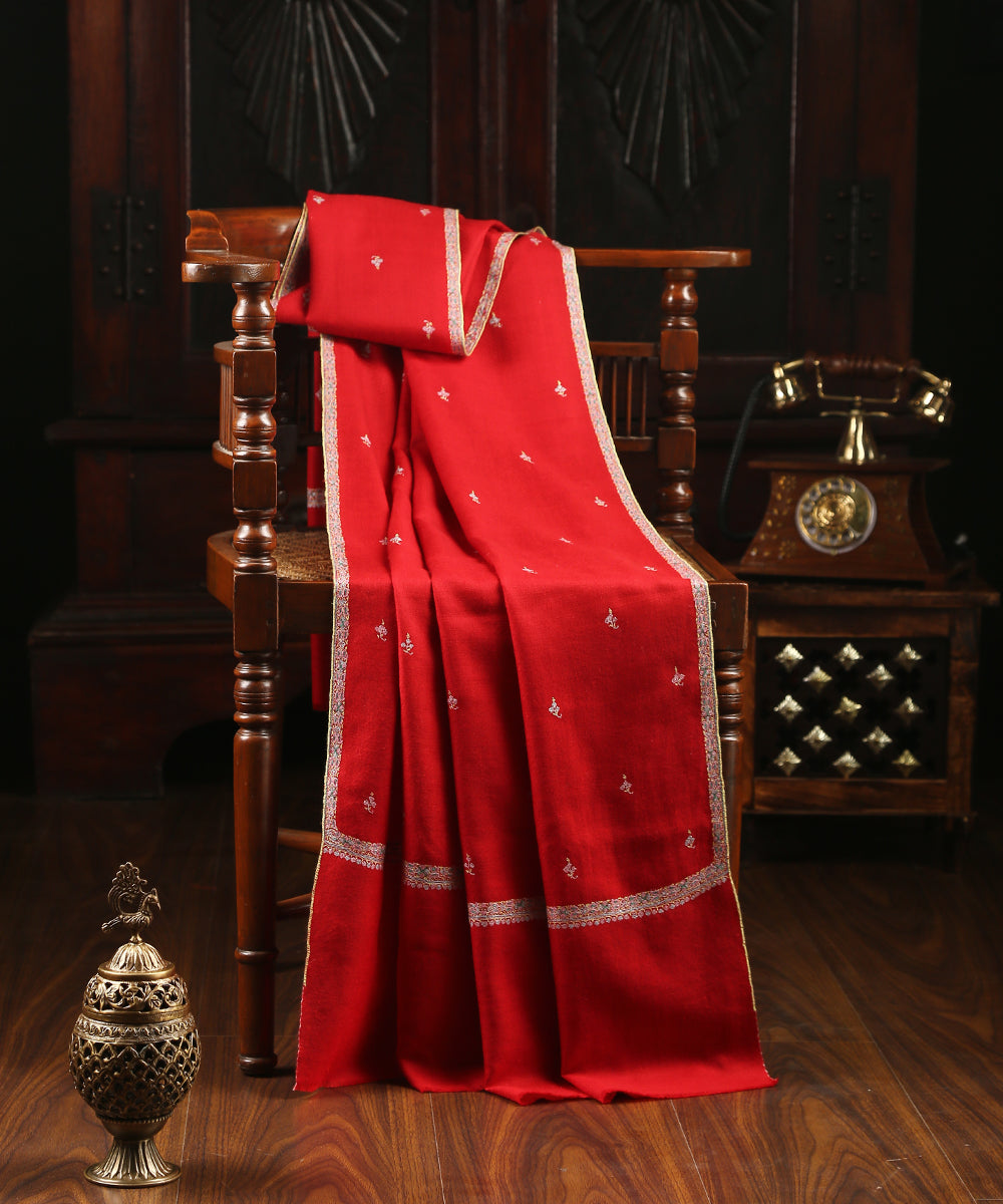 Red_Colored_Handwoven_Pure_Pashmina_Shawl_with_Bootidar_Motifs_WeaverStory_01