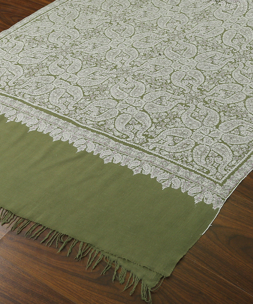 Handwoven_Pure_Pashmina_Jamawar_Shawl_in_olive_color_with_Sozni_Work_WeaverStory_03