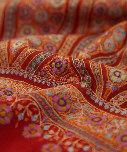 Maroon_Border_Handwoven_Pure_Pashmina_Stole_with_Paper_Mache_and_Baharan_Design_WeaverStory_05