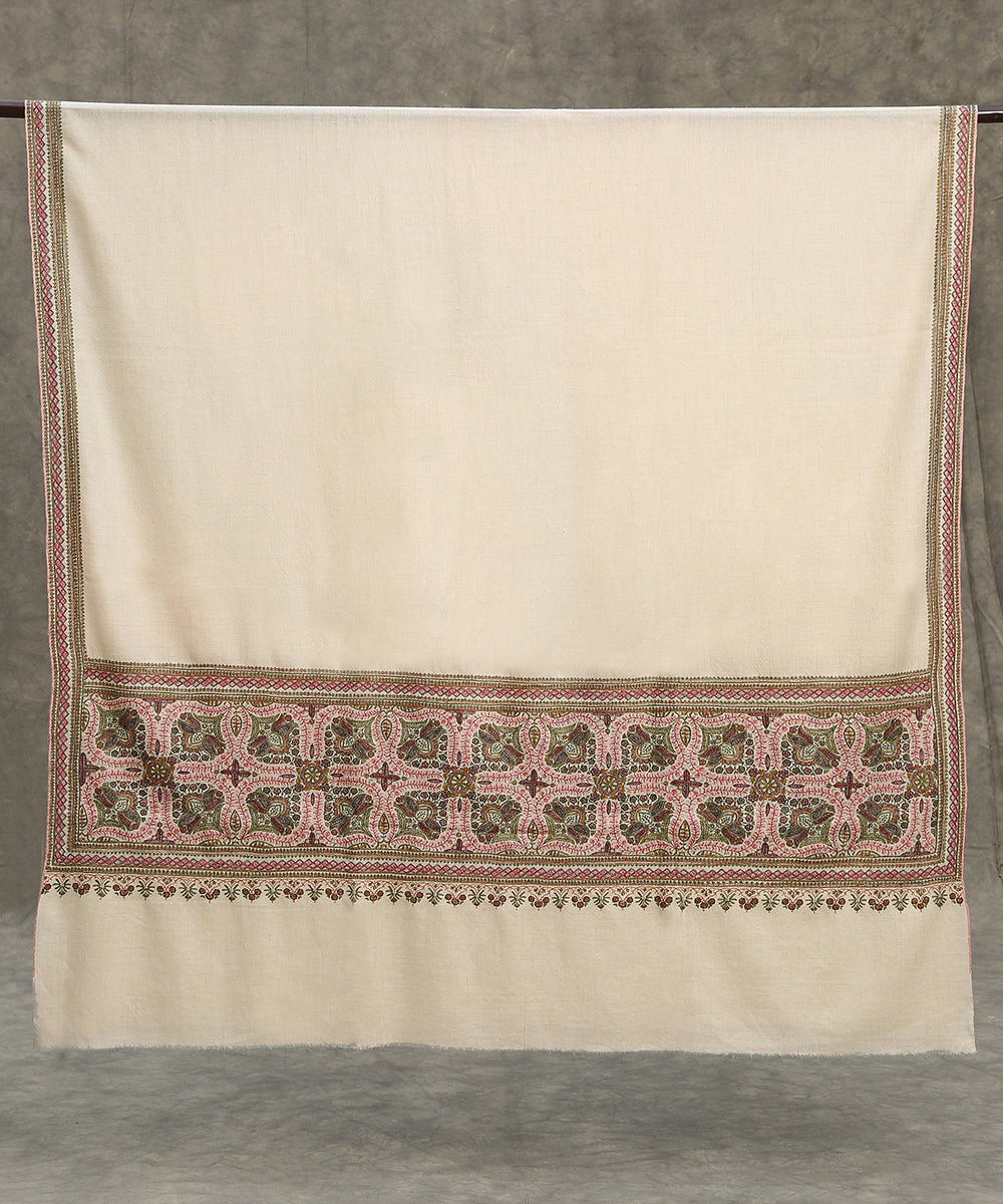 White_Handwoven_Pure_Pashmina_Pashmina_Shawl_With_Heavy_Sozni_Border_WeaverStory_02