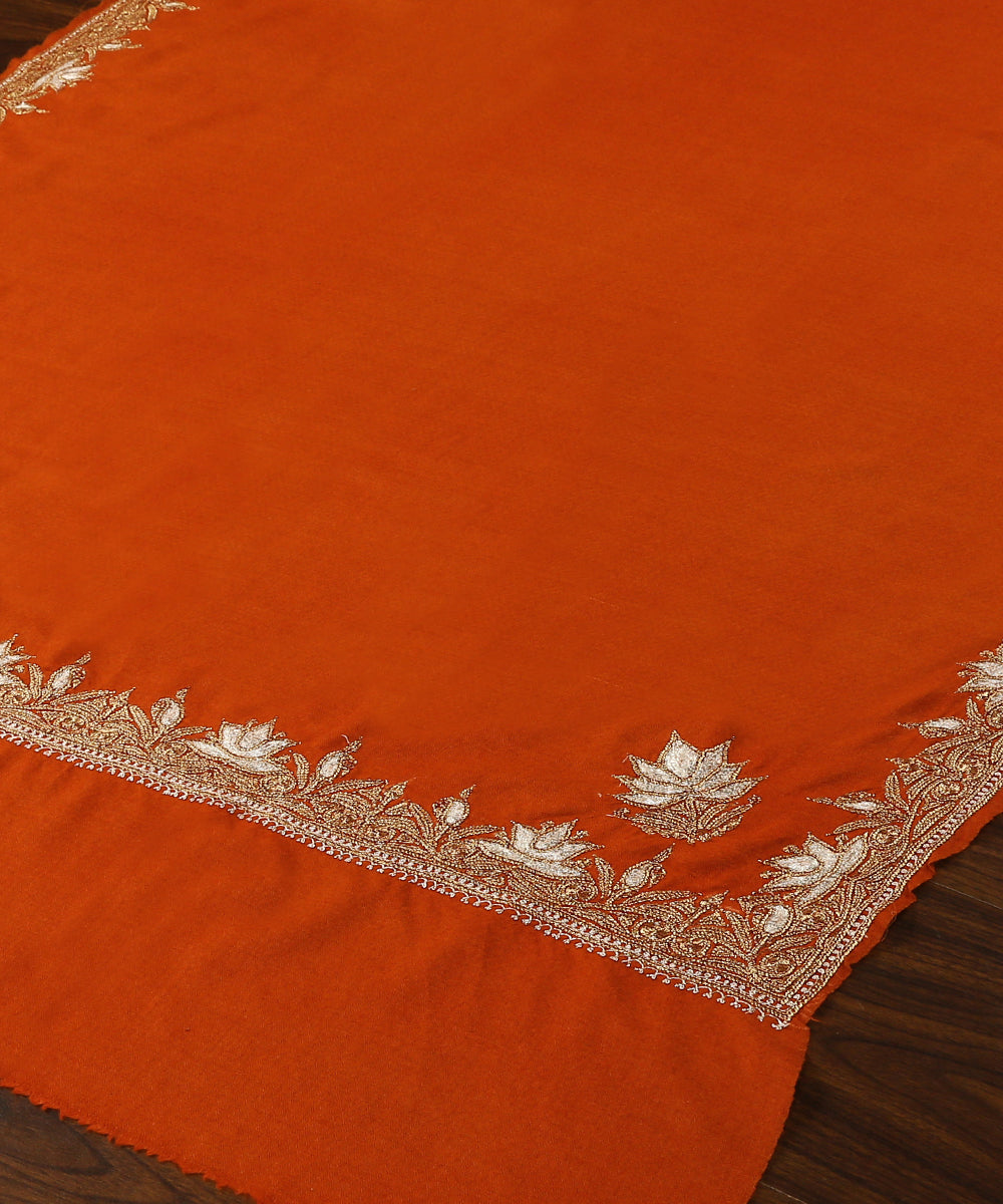 Handwoven_Rust_Pure_Pashmina_Shawl_With_Tilla_Border_WeaverStory_03