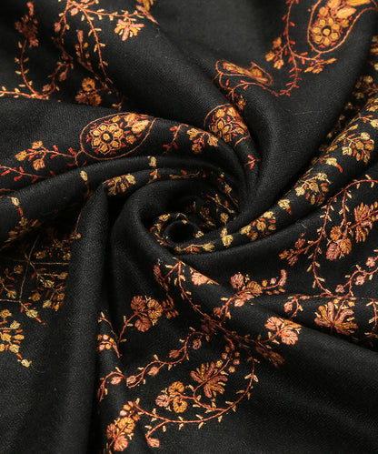 Handwoven_Black_Pure_Pashmina_Ladies_Shawl_With_Soznikari_WeaverStory_05