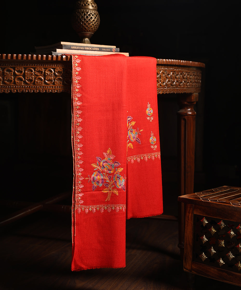 Handwoven_Red_Pure_Pashmina_Stole_With_Kalamkari_And_Soznikari_WeaverStory_01