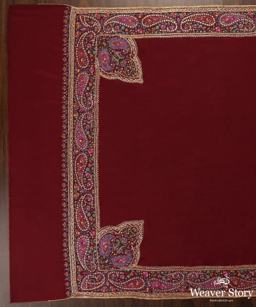 Handwoven_Maroon_Pure_Pashmina_Shawl_With_Awakari_Tilla_Work_WeaverStory_02