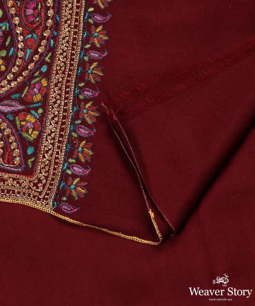 Handwoven_Maroon_Pure_Pashmina_Shawl_With_Awakari_Tilla_Work_WeaverStory_04