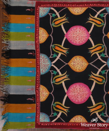 Handwoven_Black_Pure_Pashmina_Stole_With_All_Over_Kalamkari_WeaverStory_02