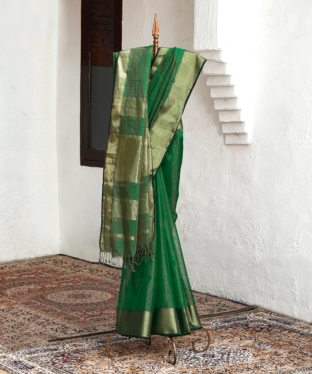 Handloom_Green_And_Gold_Pure_Tissue_Silk_Maheshwari_Saree_WeaverStory_01