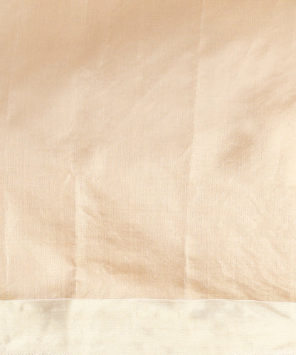 Handloom_Grey_And_Gold_Pure_Tissue_Silk_Maheshwari_Saree_WeaverStory_05